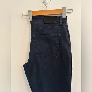 English Laundry VGUC darker blue straight to slim leg jeans